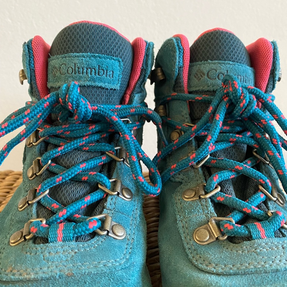 Womens Columbia Hiking boots - Picture 3 of 13